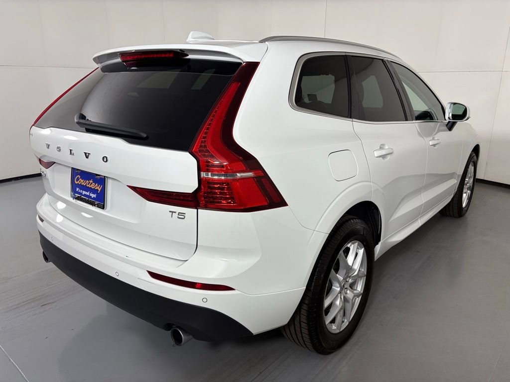 Used 2020 Volvo XC60 T5 Momentum image 8
