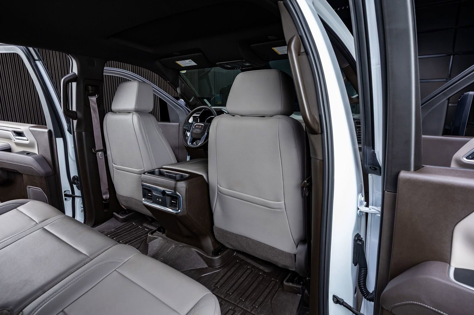 Used 2025 GMC Sierra 2500 SLT image 32