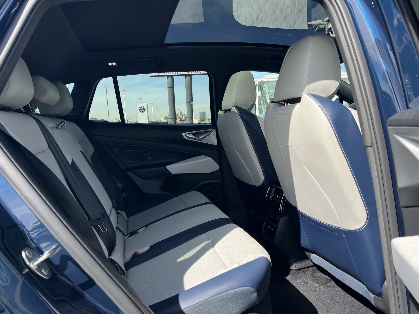 Used 2023 Volkswagen ID.4 Pro S Plus image 28