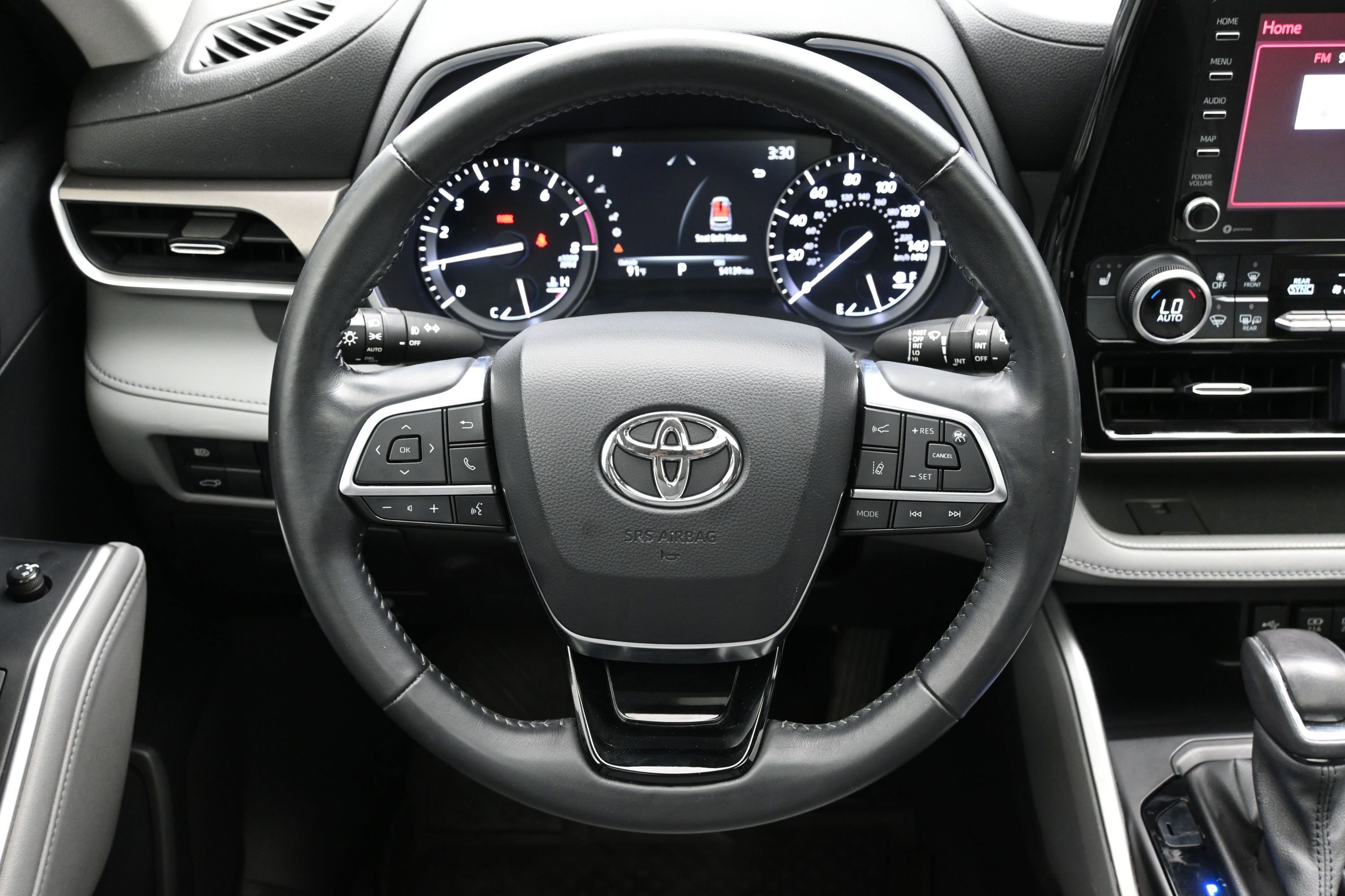 Used 2021 Toyota Highlander XLE AWD/4WD image 15