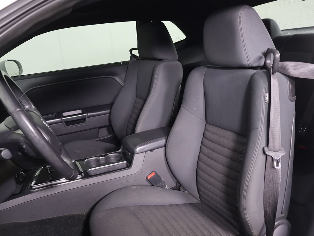 Used 2012 Dodge Challenger SXT RWD image 18