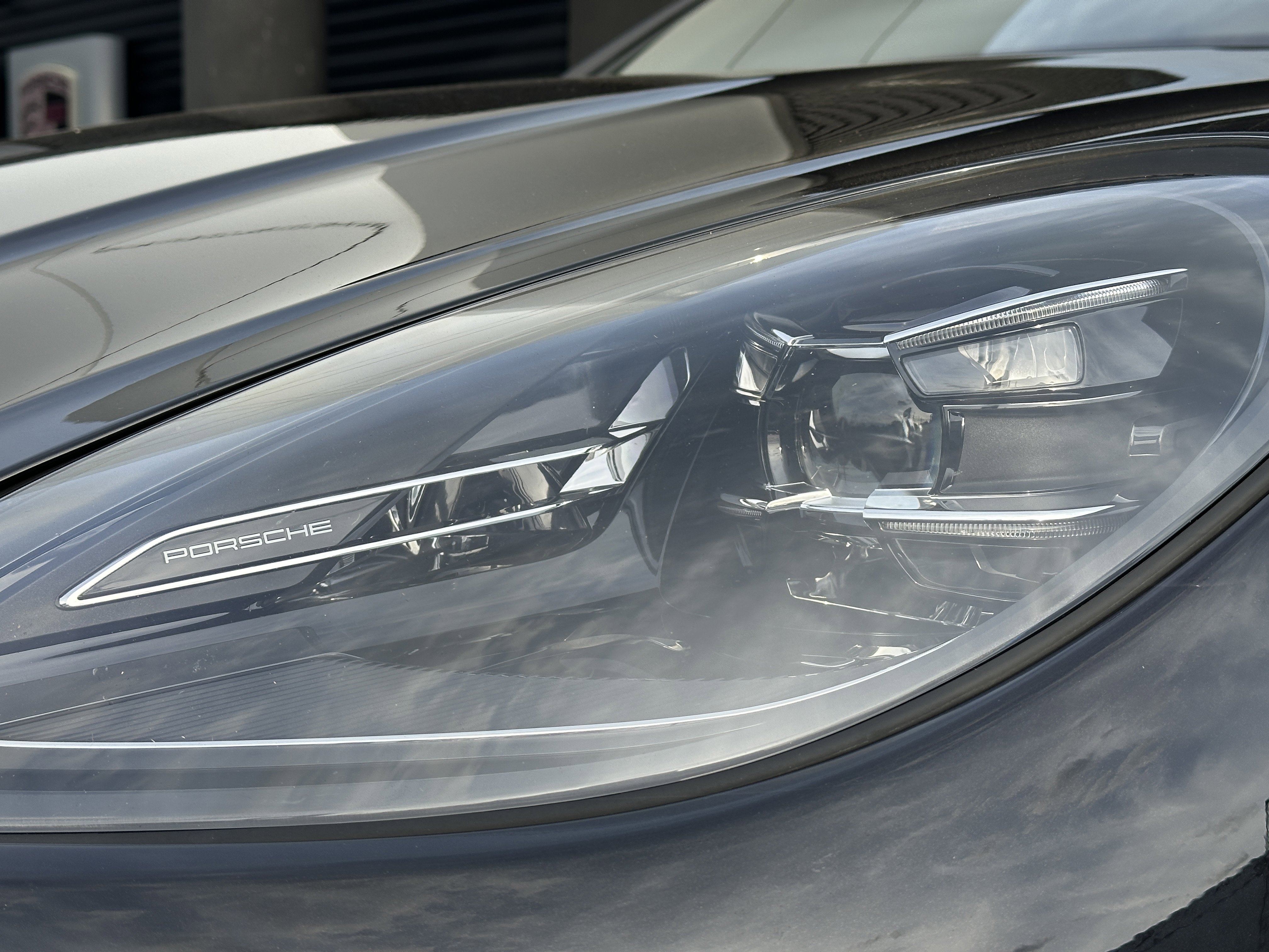 Certified 2023 Porsche Macan image 17