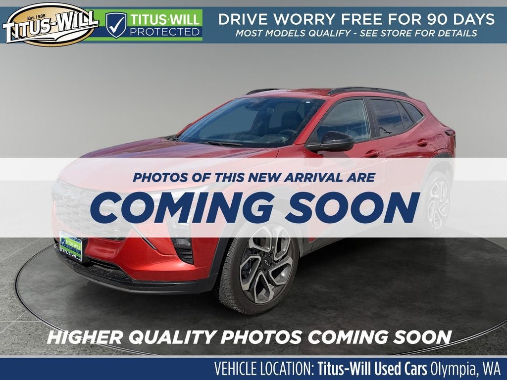 Used 2024 Chevrolet Trax RS w/ Driver Confidence Package FWD image 2