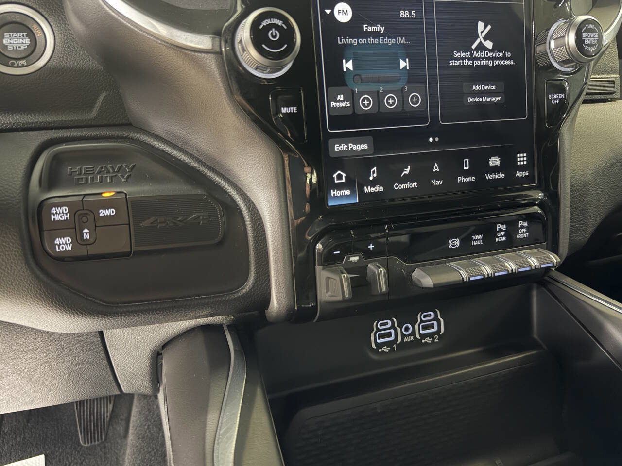 Used 2024 RAM 3500 Laramie w/ Night Edition image 37