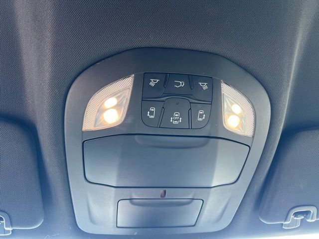 Used 2025 Chrysler Pacifica Select image 23