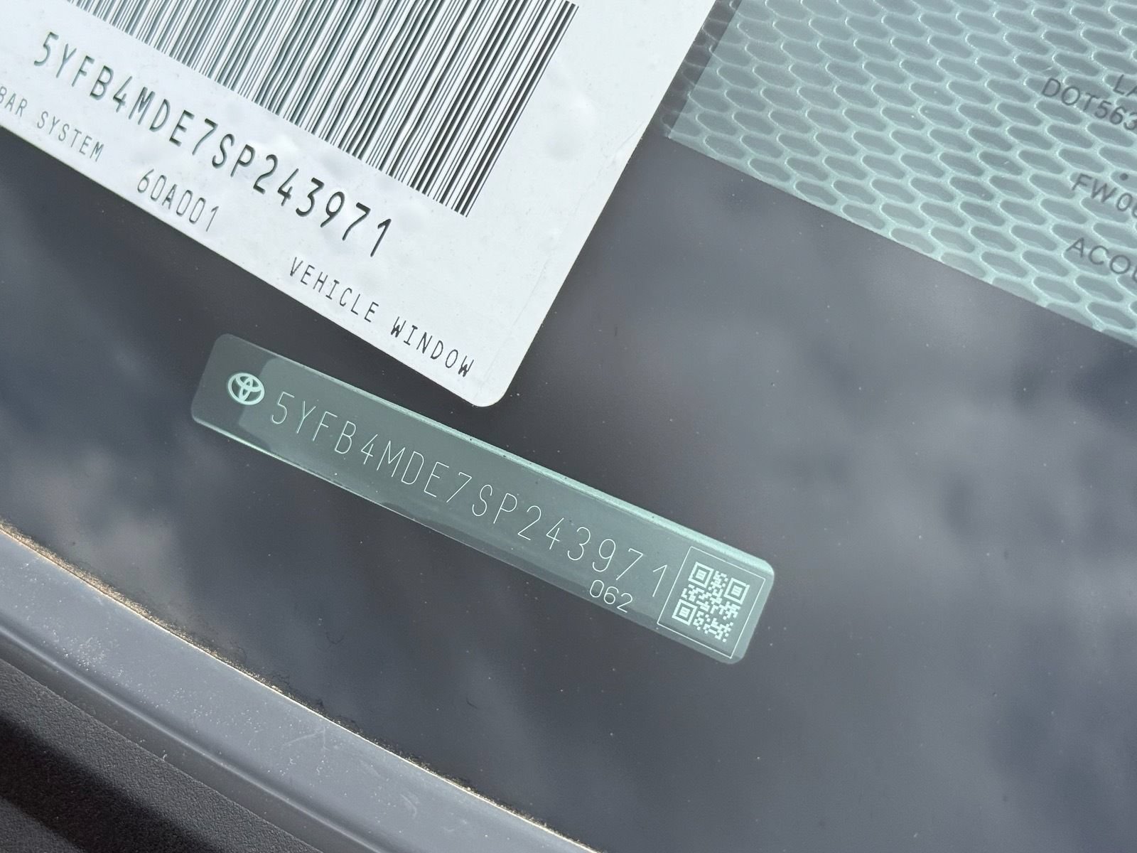 Used 2025 Toyota Corolla LE FWD image 34