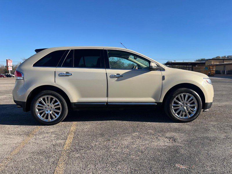 Used 2014 Lincoln MKX FWD w/ Equipment Group 102A image 5