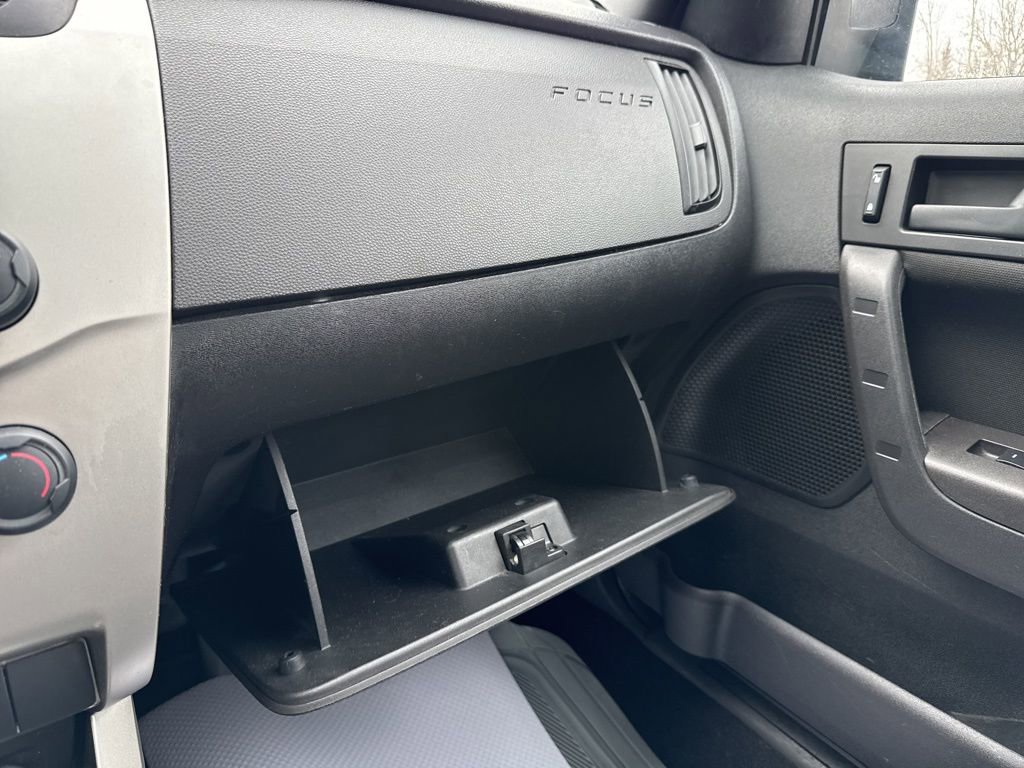 Used 2010 Ford Focus SE image 20