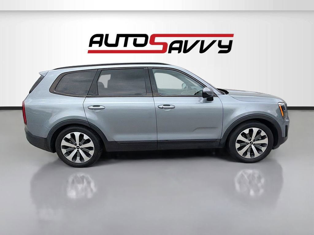 Used 2022 Kia Telluride SX w/ SX Prestige Package image 8