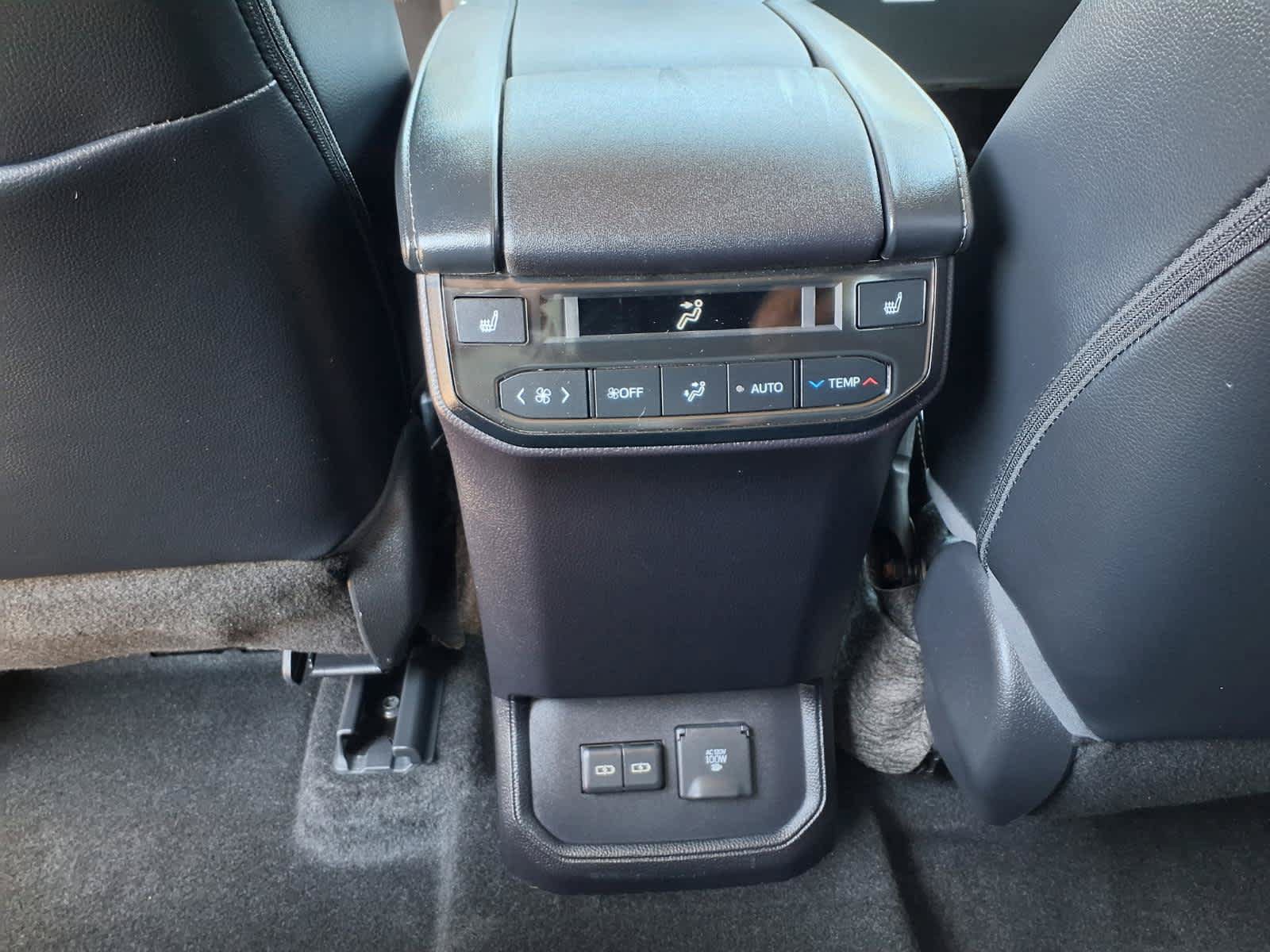 Used 2023 Toyota Highlander Platinum FWD image 14