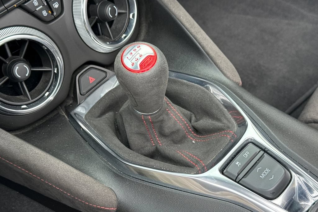 Used 2022 Chevrolet Camaro ZL1 RWD image 22