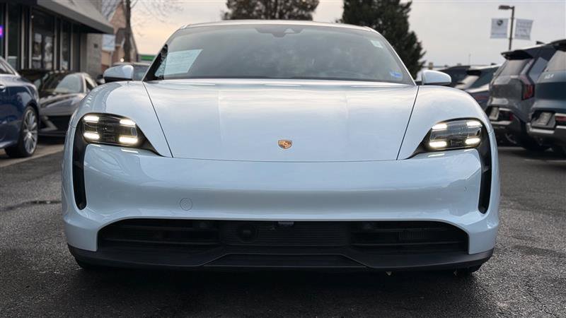 Used 2022 Porsche Taycan image 8