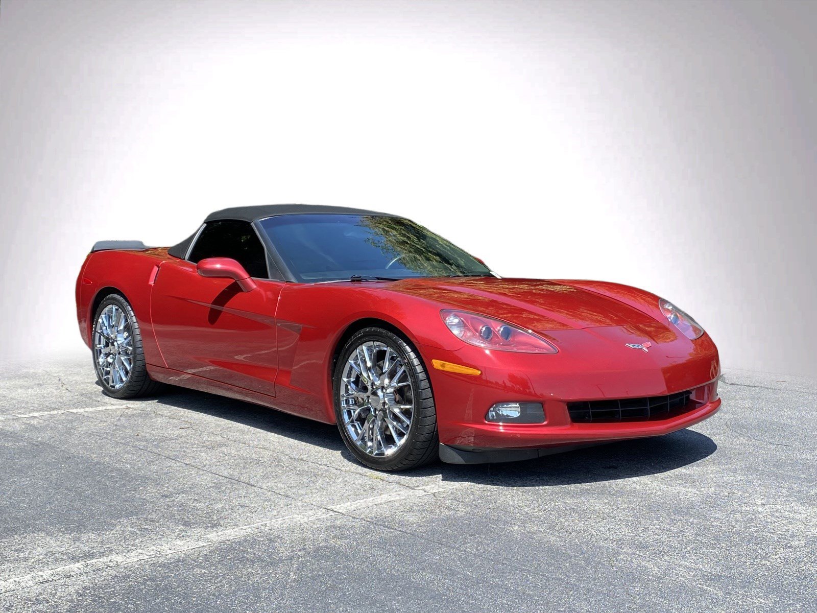 Used 2005 Chevrolet Corvette Convertible w/ Preferred Equipment Group RWD image 2