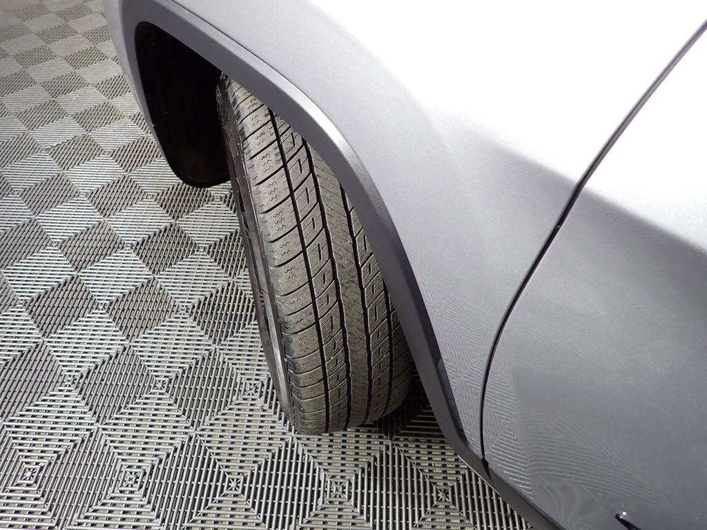 Used 2017 Jeep Cherokee Sport w/ Cold Weather Group image 43