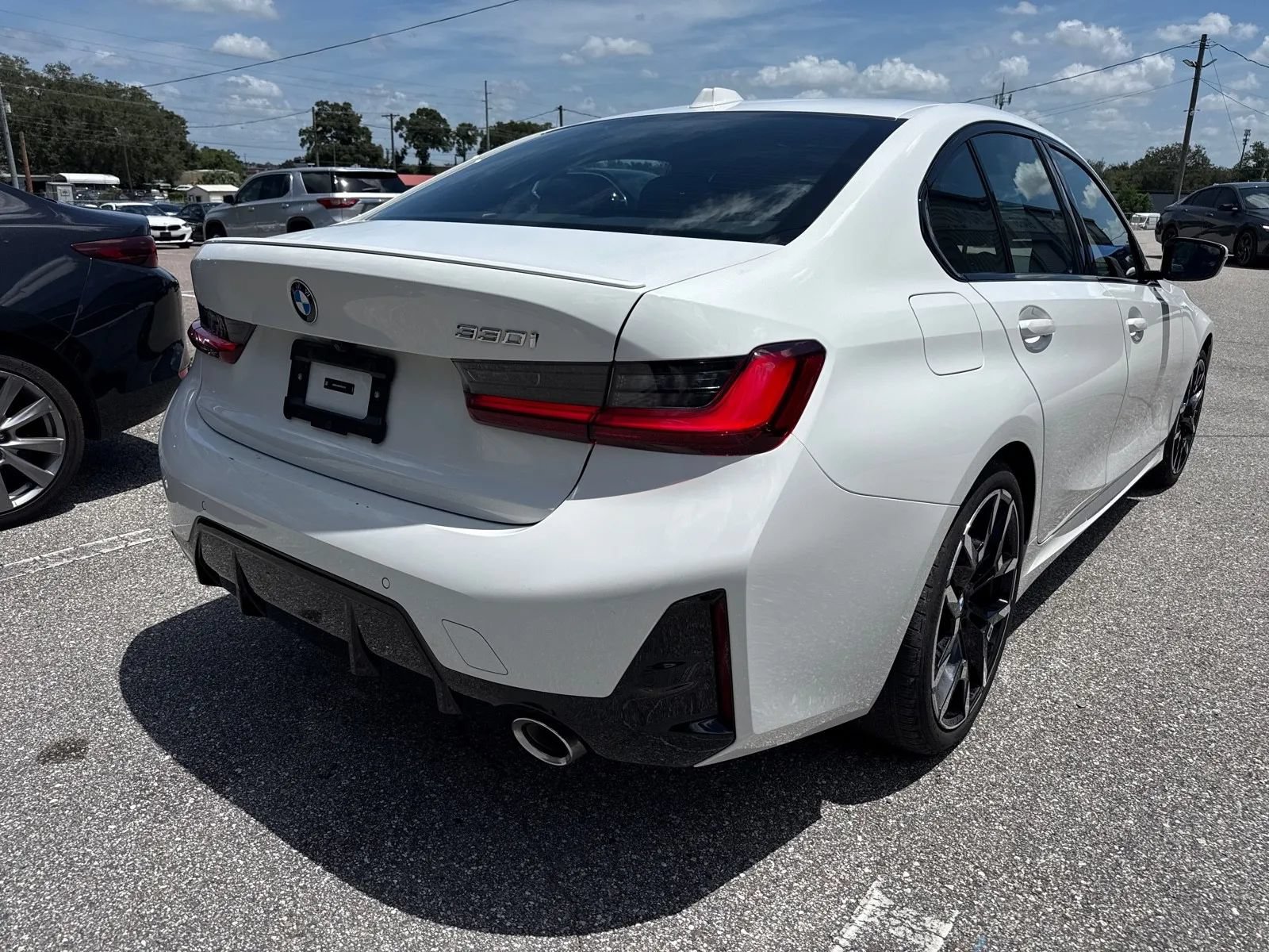 Used 2026 BMW 330i Sedan w/ M Sport Package RWD image 9
