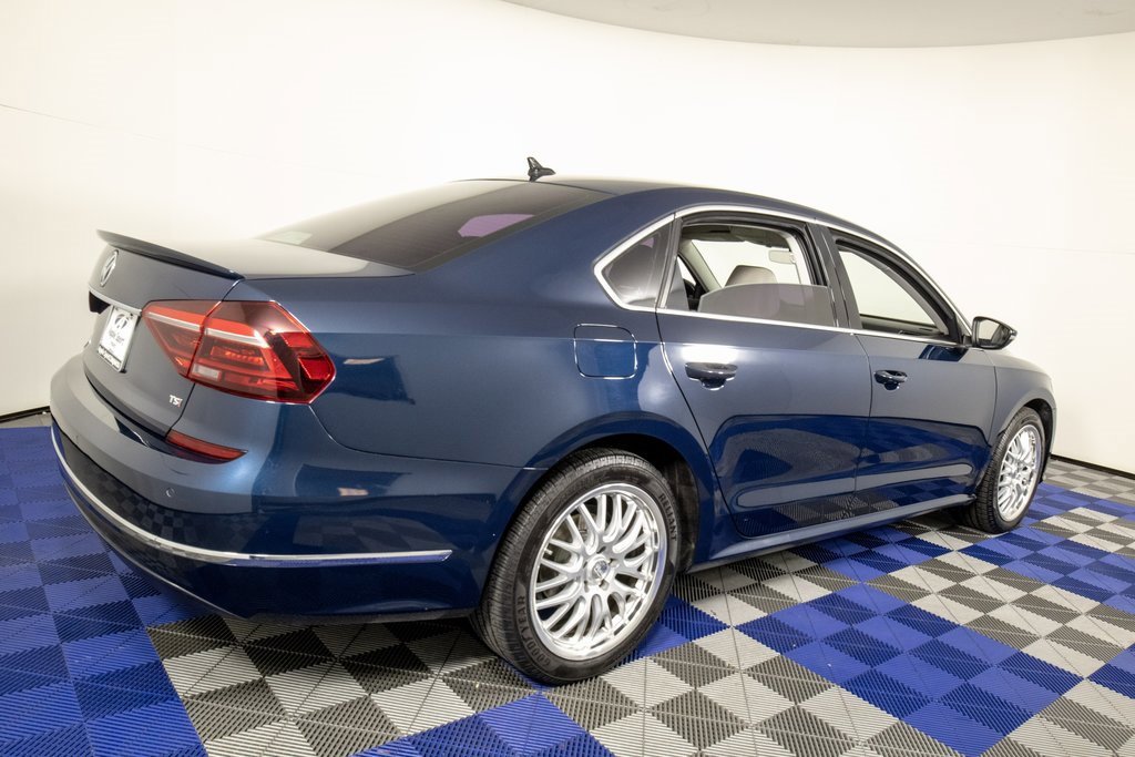 Used 2018 Volkswagen Passat 2.0T SE image 5