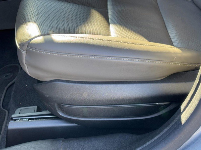 Used 2023 Lincoln Corsair Reserve w/ Jet Appearance Package image 27