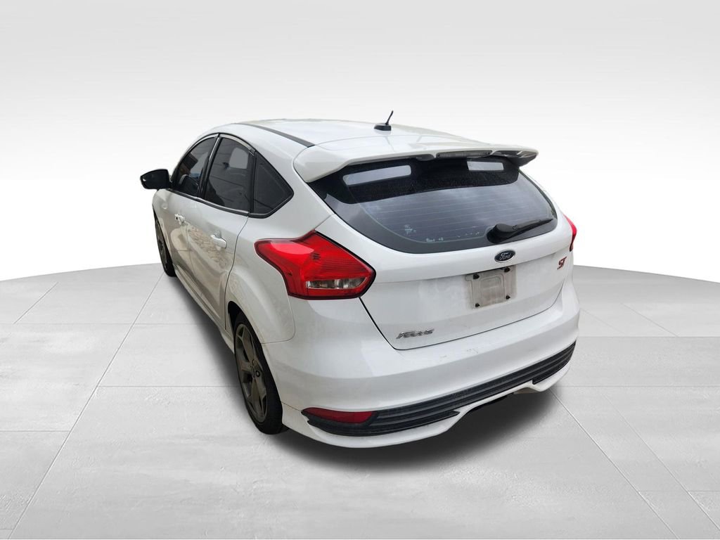 Used 2018 Ford Focus ST FWD image 8