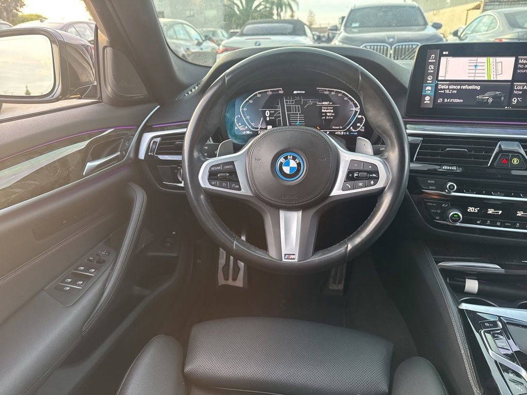 Used 2023 BMW 530e w/ M Sport Package image 11
