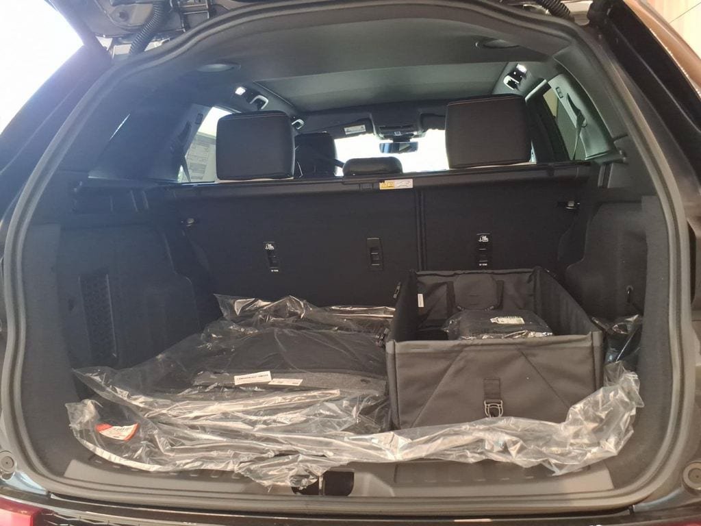 New 2026 Land Rover Discovery Sport Landmark AWD/4WD image 9
