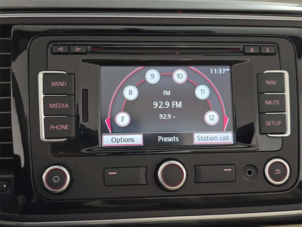 Used 2014 Volkswagen Beetle 2.5 image 23