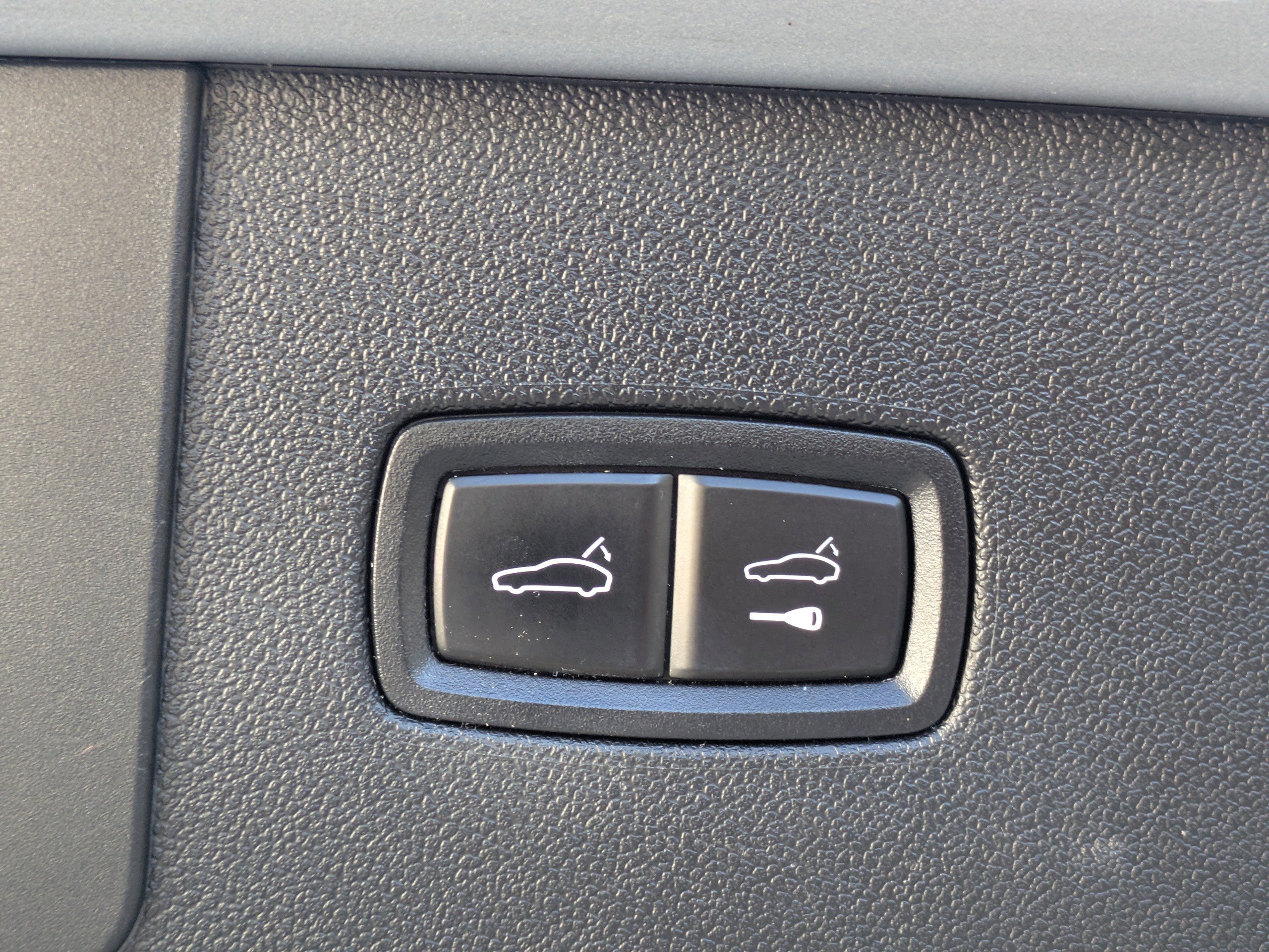 Used 2020 Porsche Cayenne image 14