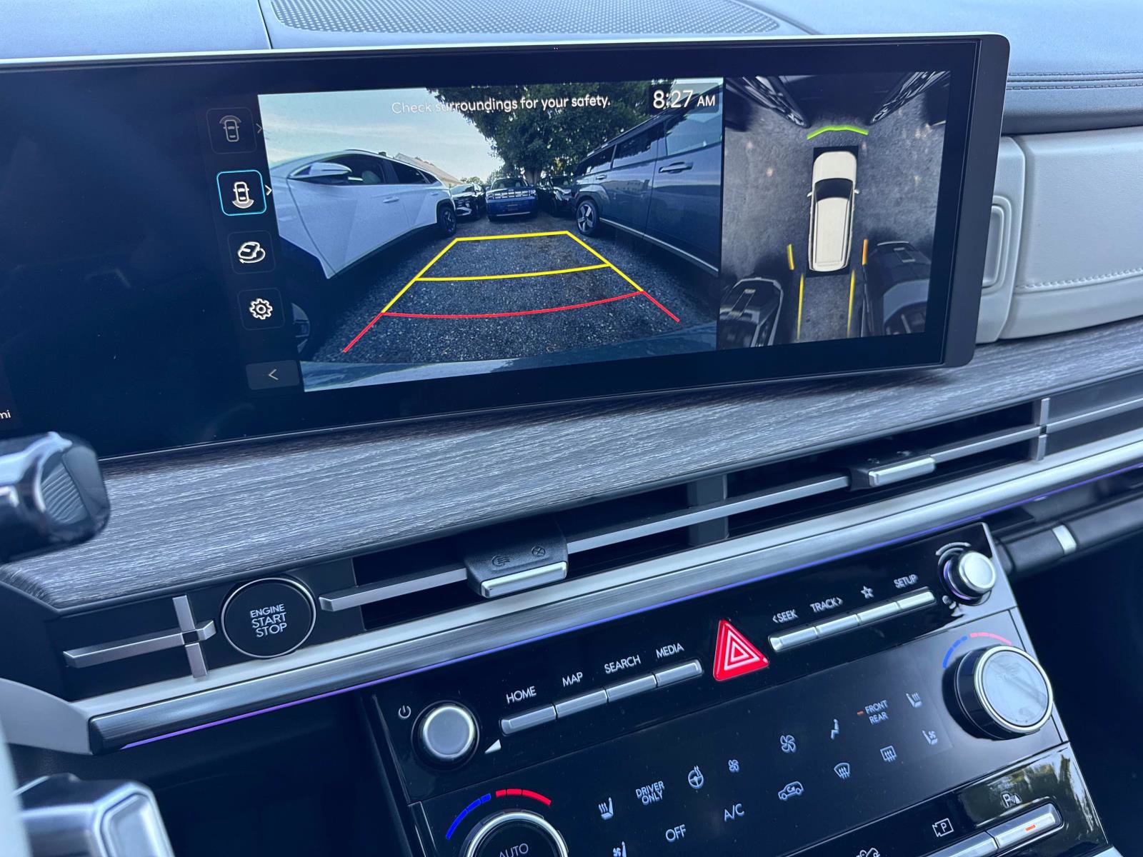 Used 2025 Hyundai Santa Fe Limited image 9