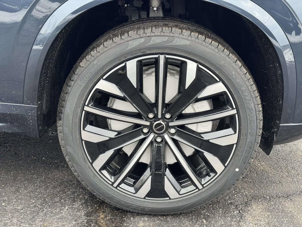New 2026 Volvo XC90 B5 Ultra w/ Protection Package Premier image 25