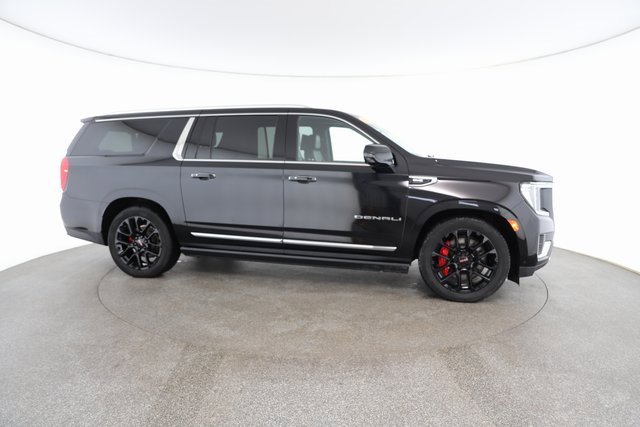 Used 2023 GMC Yukon XL Denali image 23
