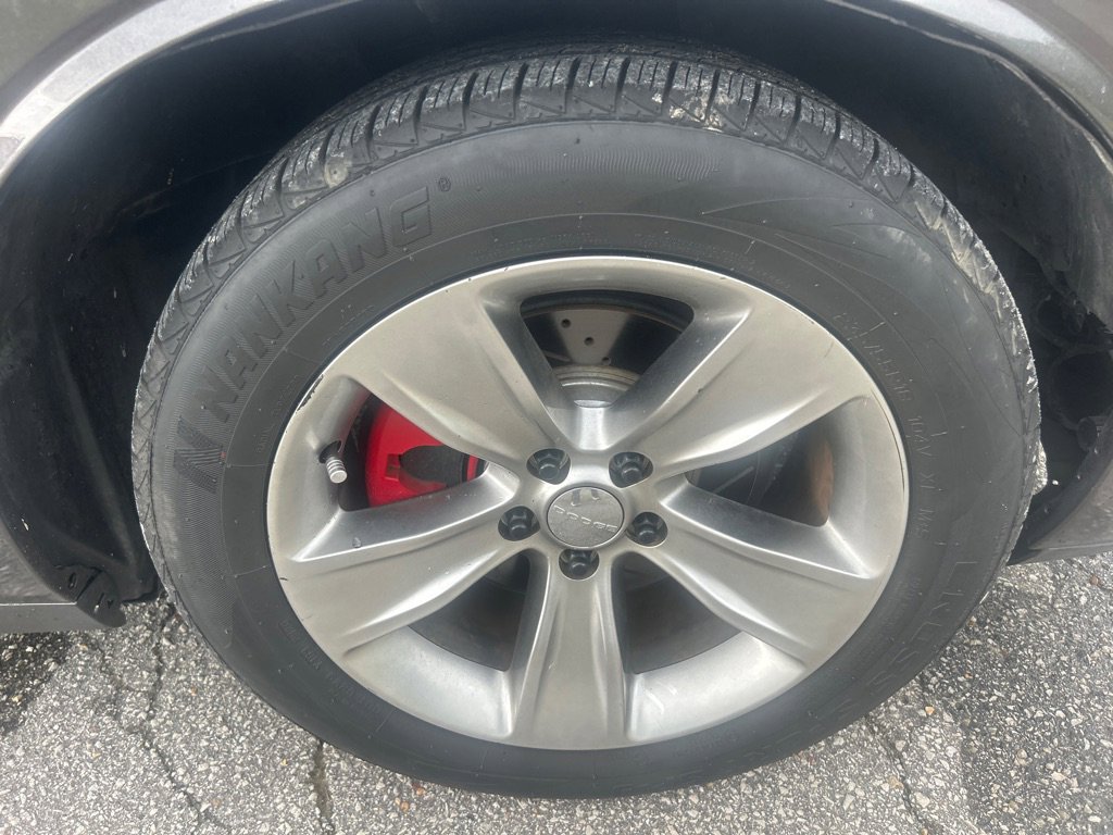 Used 2015 Dodge Challenger SXT RWD image 20