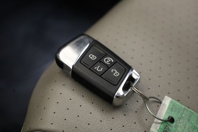 Used 2022 Volkswagen Atlas SE w/ Black Wheel Package image 36