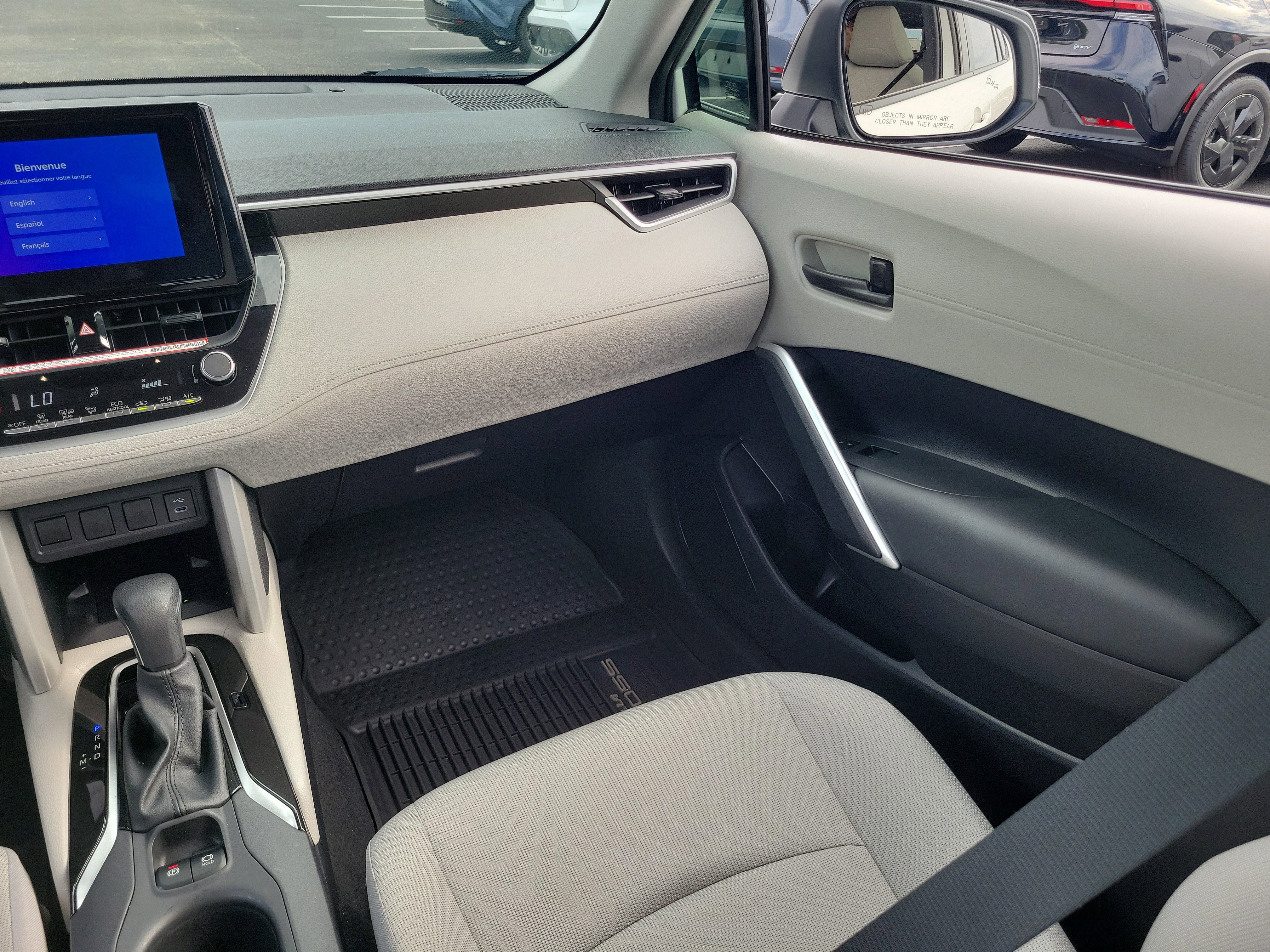 Used 2025 Toyota Corolla Cross LE image 16