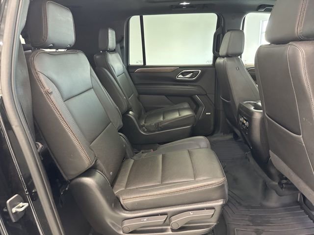 Used 2023 Chevrolet Suburban High Country image 35