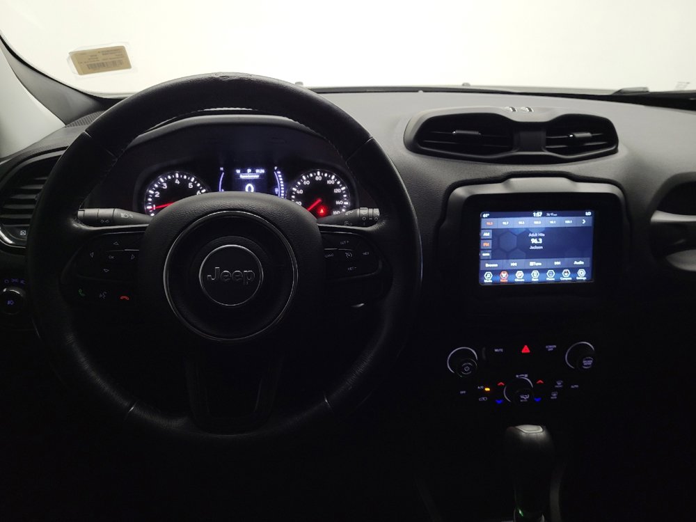 Used 2020 Jeep Renegade Altitude FWD image 22