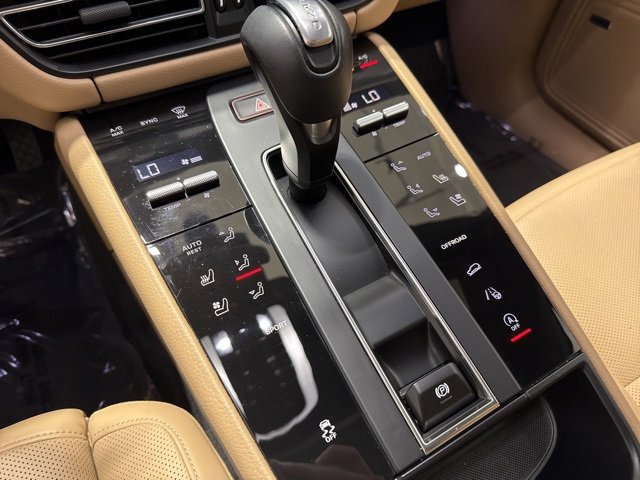 Used 2025 Porsche Macan Turbo image 22