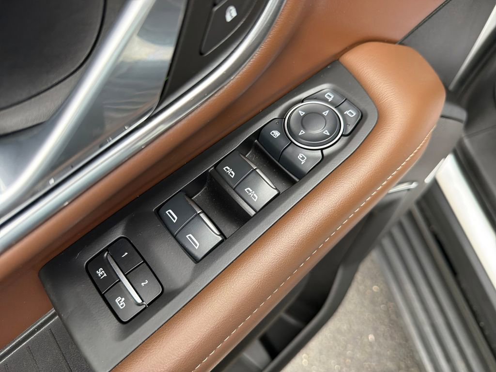 Used 2024 Chevrolet Tahoe High Country image 13