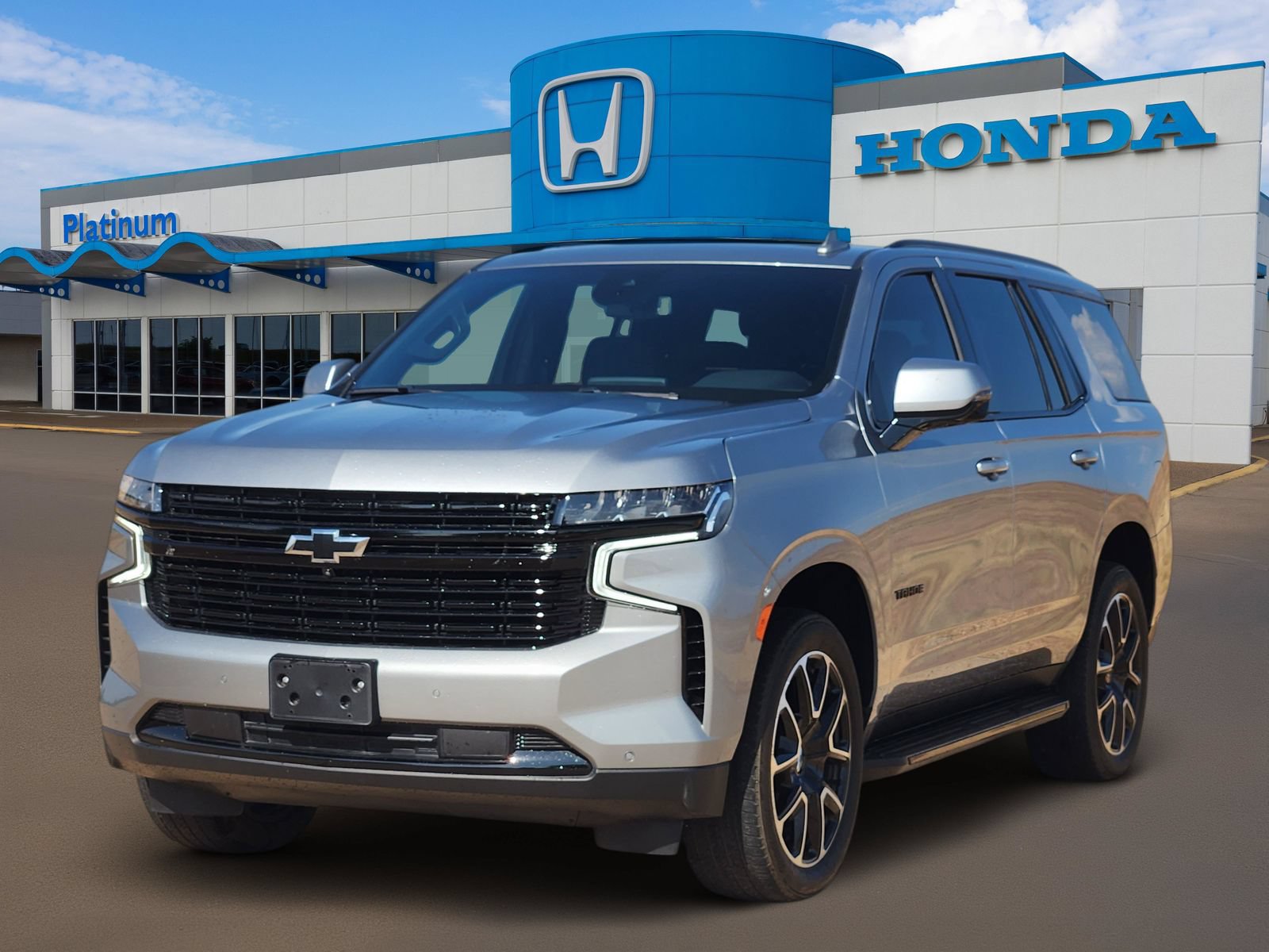 Used 2024 Chevrolet Tahoe RST w/ Luxury Package AWD/4WD image 2