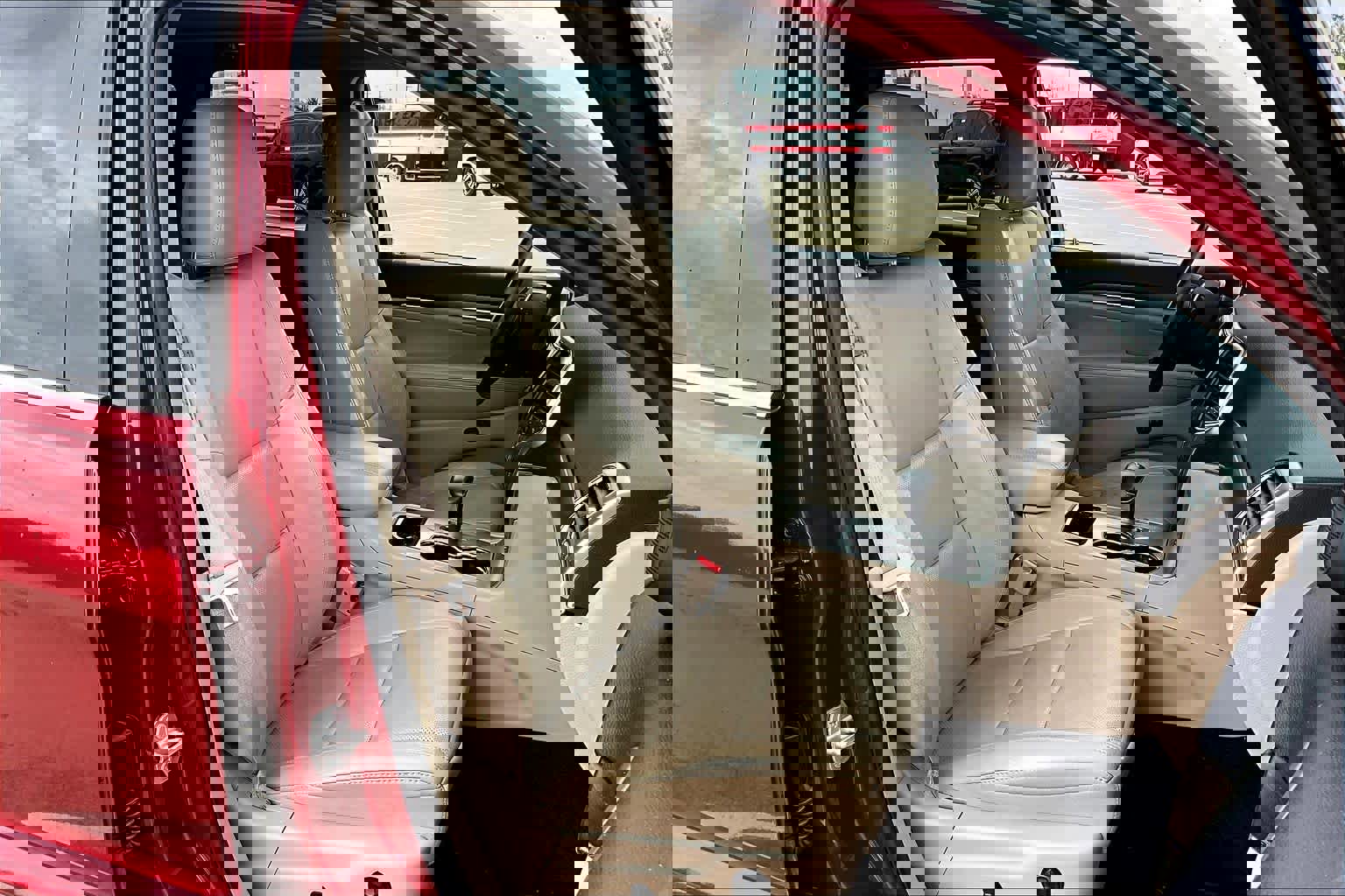 Used 2015 Jeep Grand Cherokee Limited w/ Luxury Group II image 8