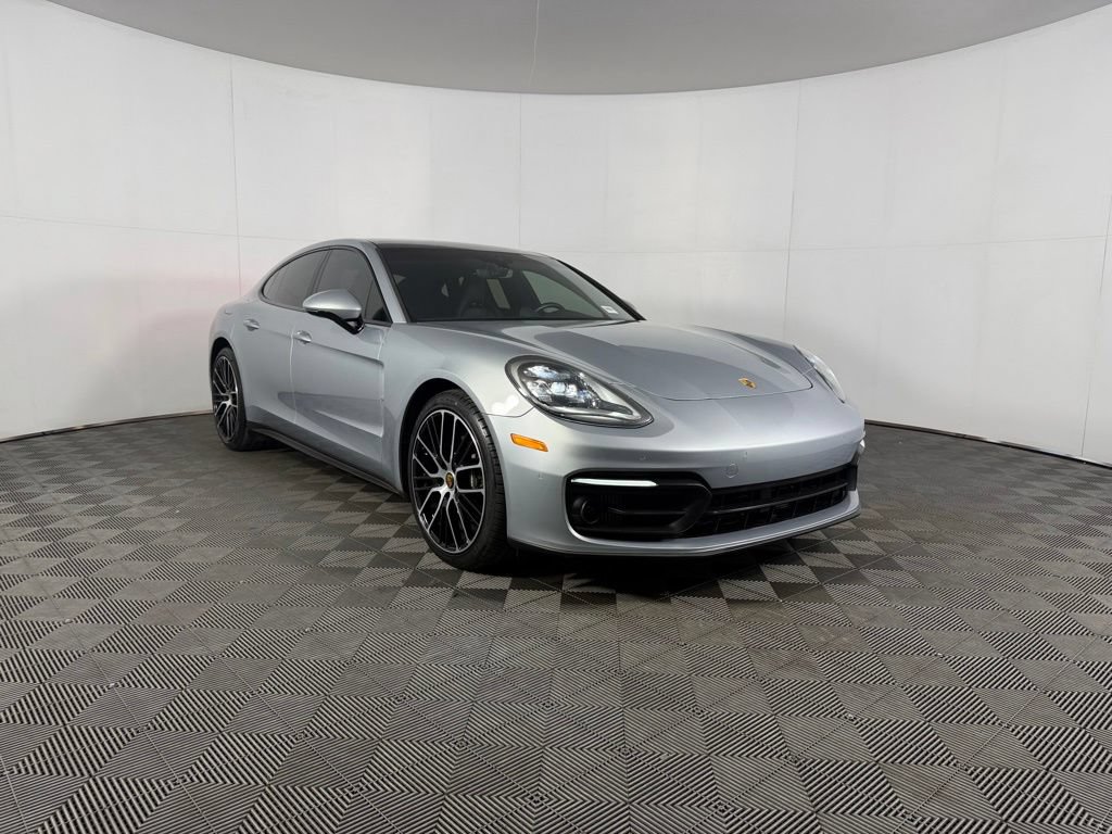 Used 2023 Porsche Panamera w/ Premium Package RWD image 2