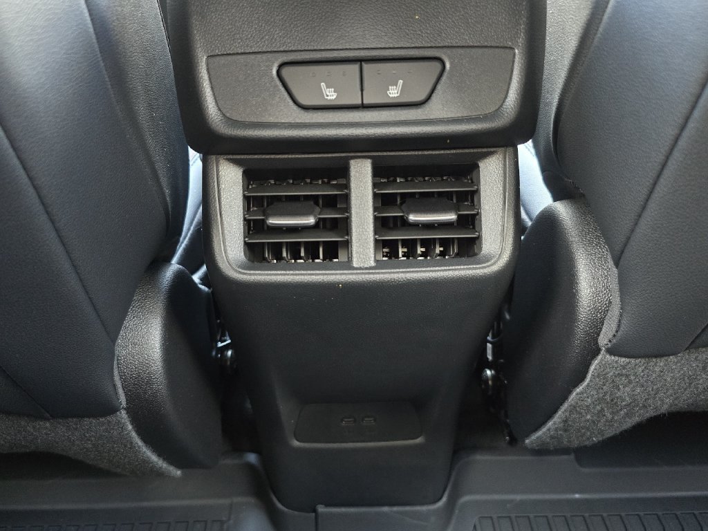 Used 2026 Chevrolet Equinox RS w/ Convenience Package III FWD image 17