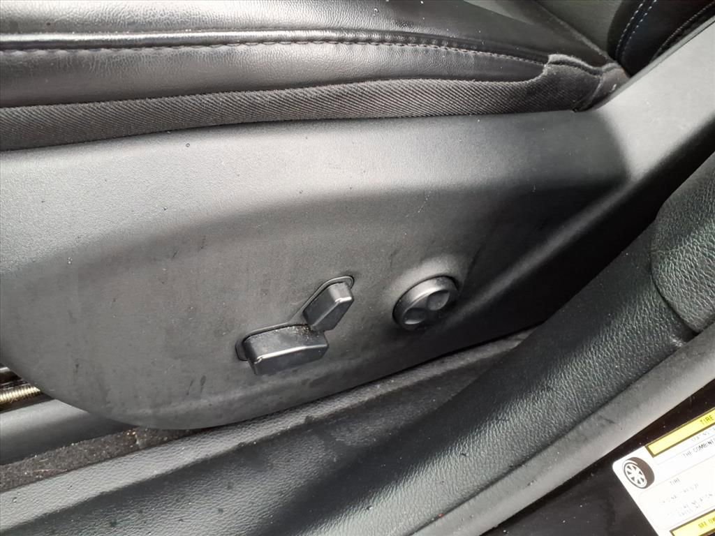 Used 2020 Jeep Cherokee Latitude Plus w/ Cold Weather Group image 13