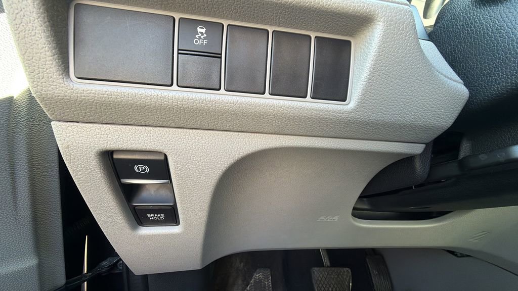 Used 2018 Honda Odyssey LX image 19