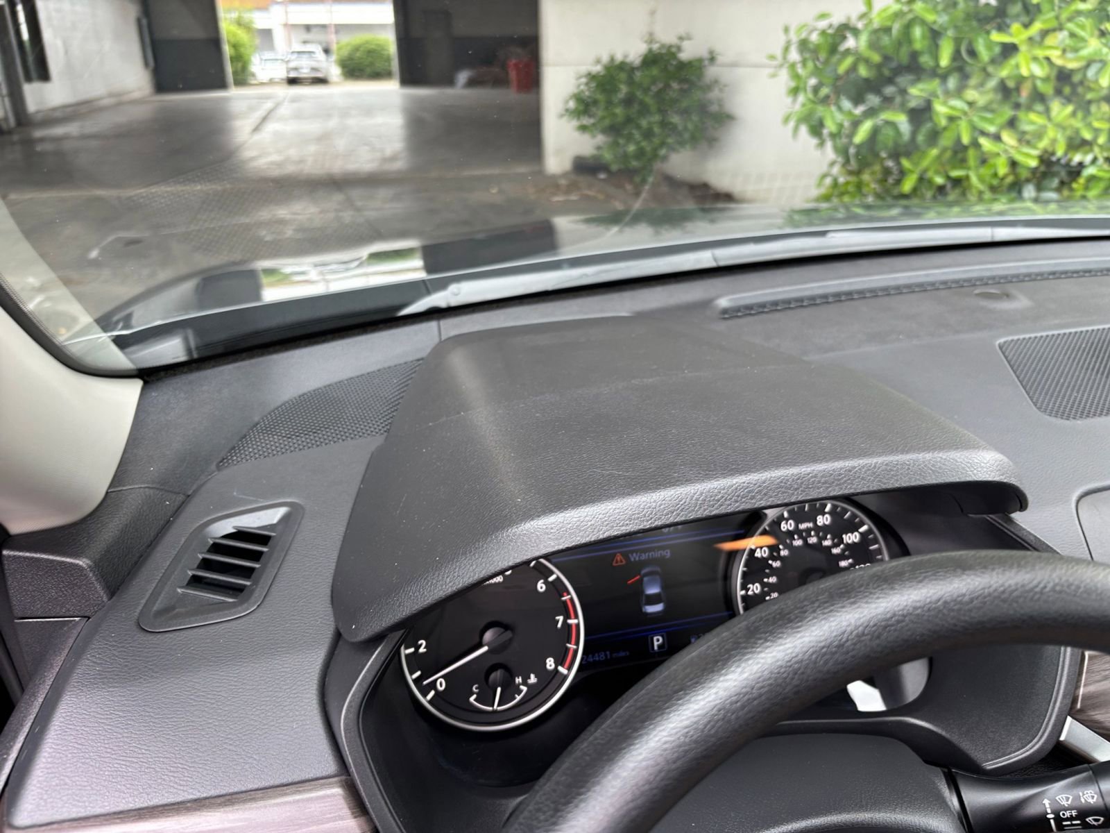 Used 2025 Nissan Altima 2.5 SV FWD image 35