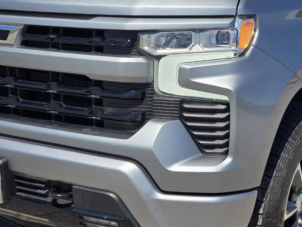 Used 2023 Chevrolet Silverado 1500 RST w/ Protection Package AWD/4WD image 9