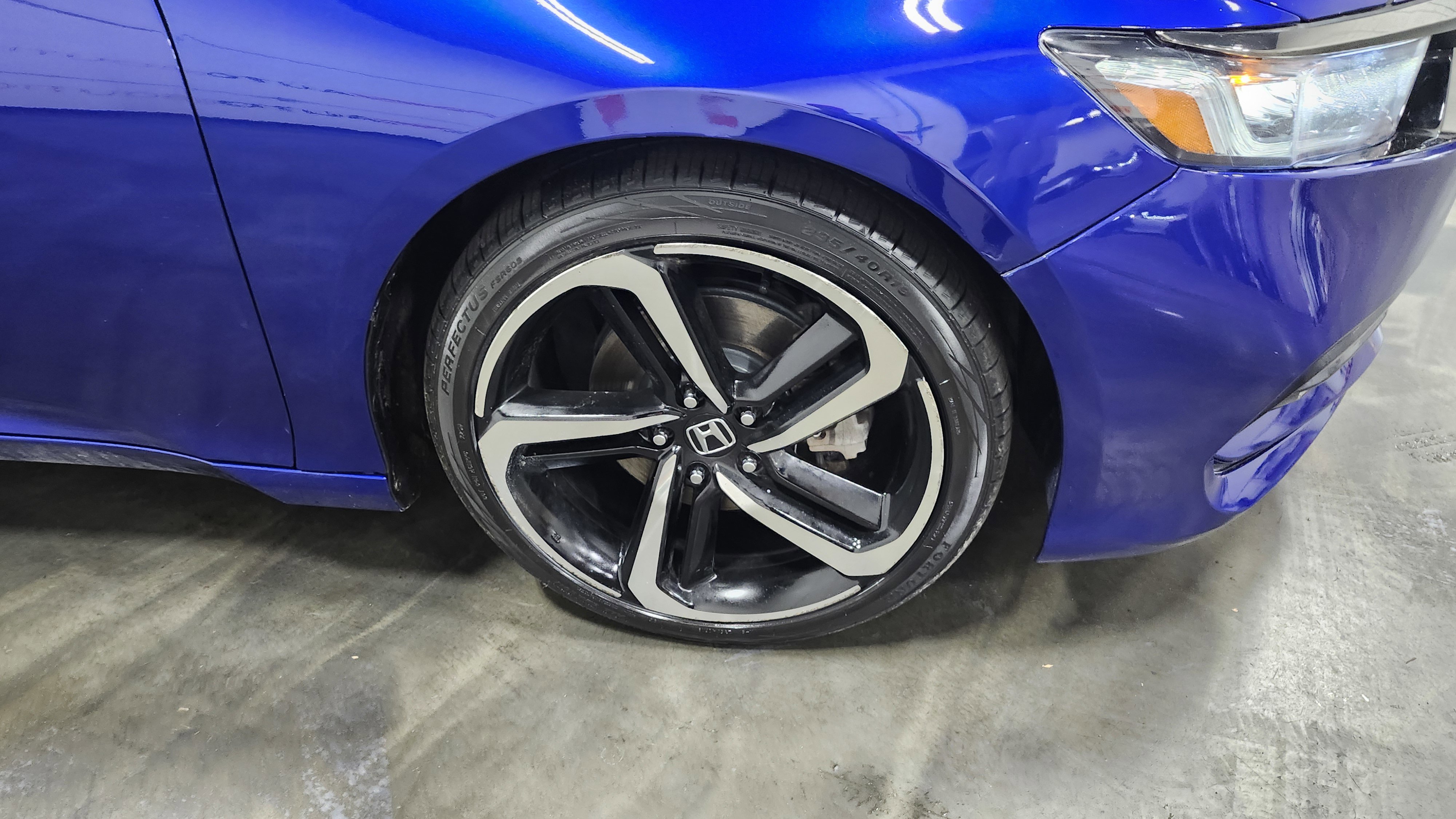 Used 2018 Honda Accord Sport image 11