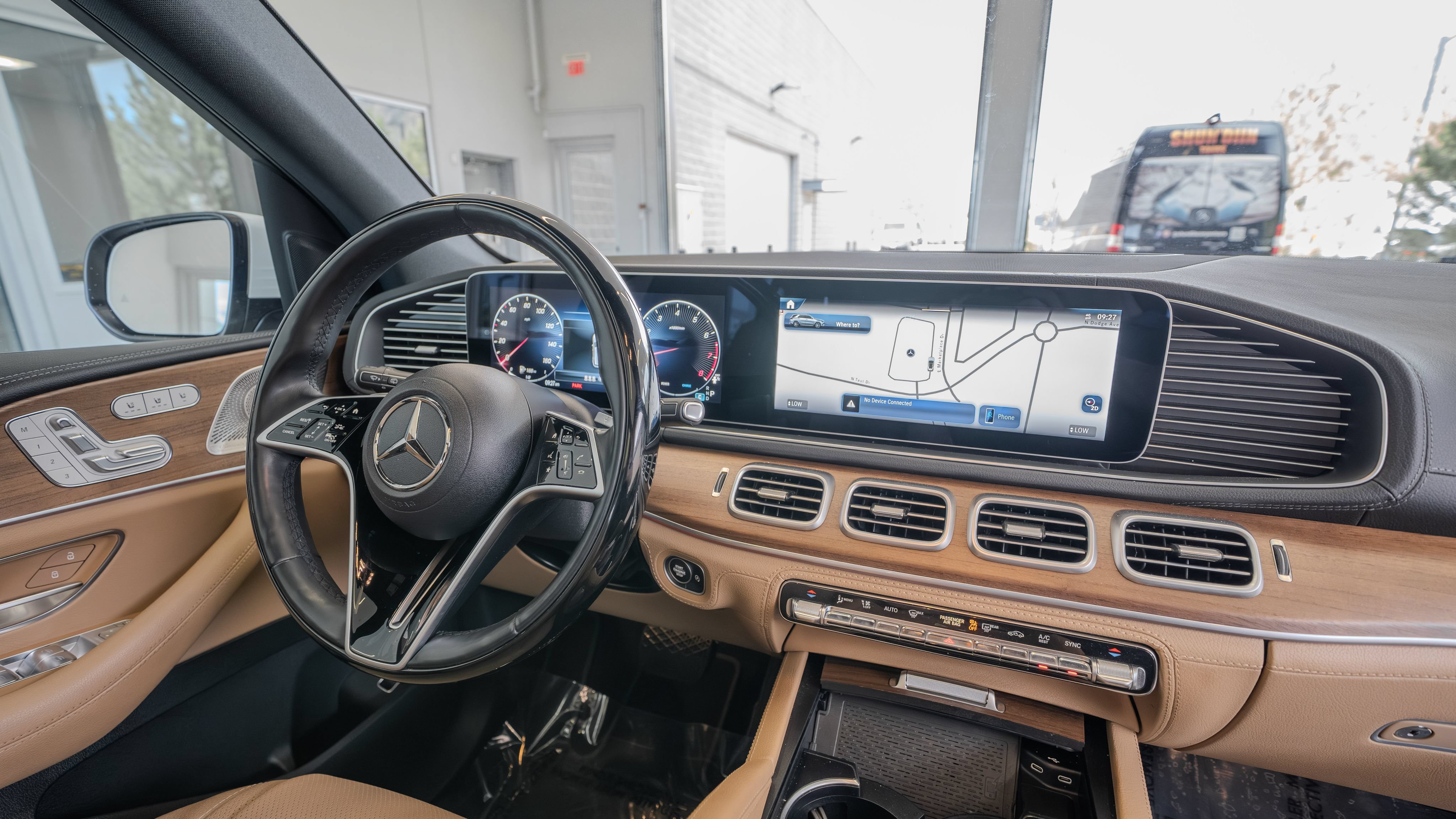 Used 2024 Mercedes-Benz GLE 350 4MATIC image 19