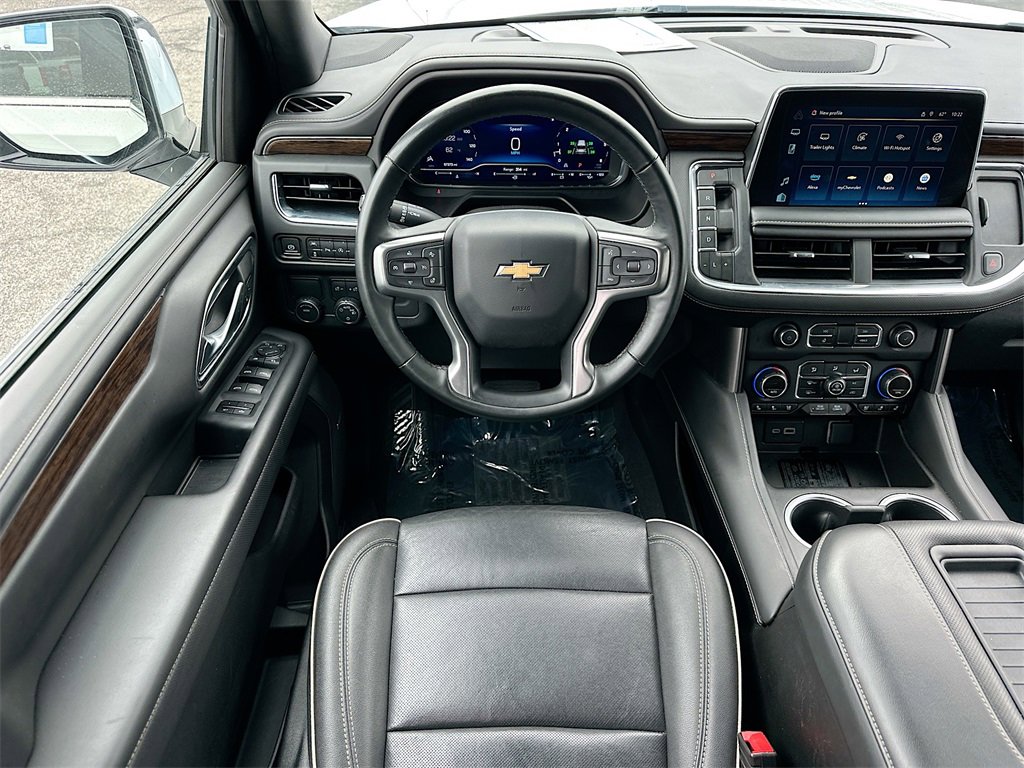 Used 2024 Chevrolet Suburban Premier image 22