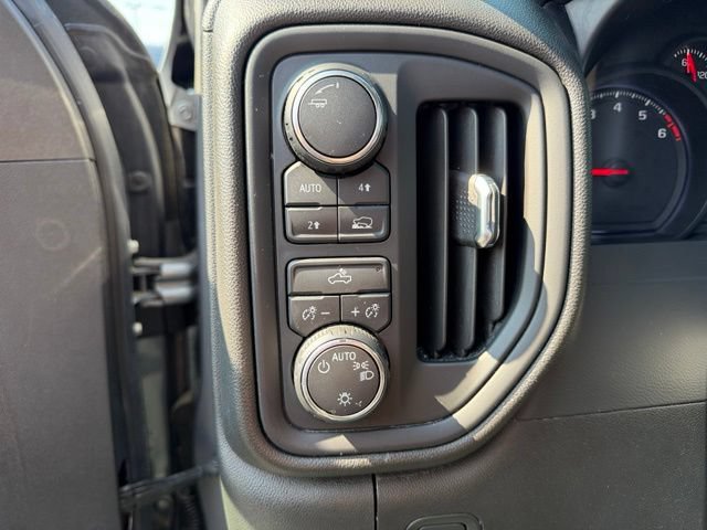 Certified 2020 Chevrolet Silverado 1500 Custom w/ Custom Value Package AWD/4WD image 16