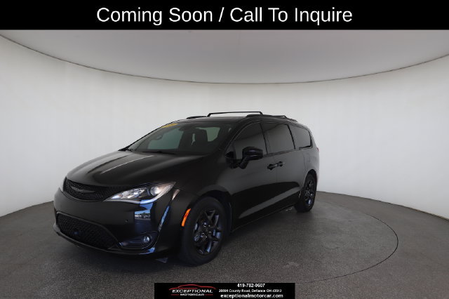Used 2020 Chrysler Pacifica Touring-L Plus FWD image 2