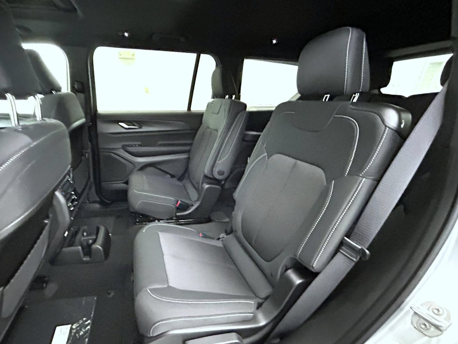 New 2026 Jeep Grand Cherokee L Laredo AWD/4WD image 21